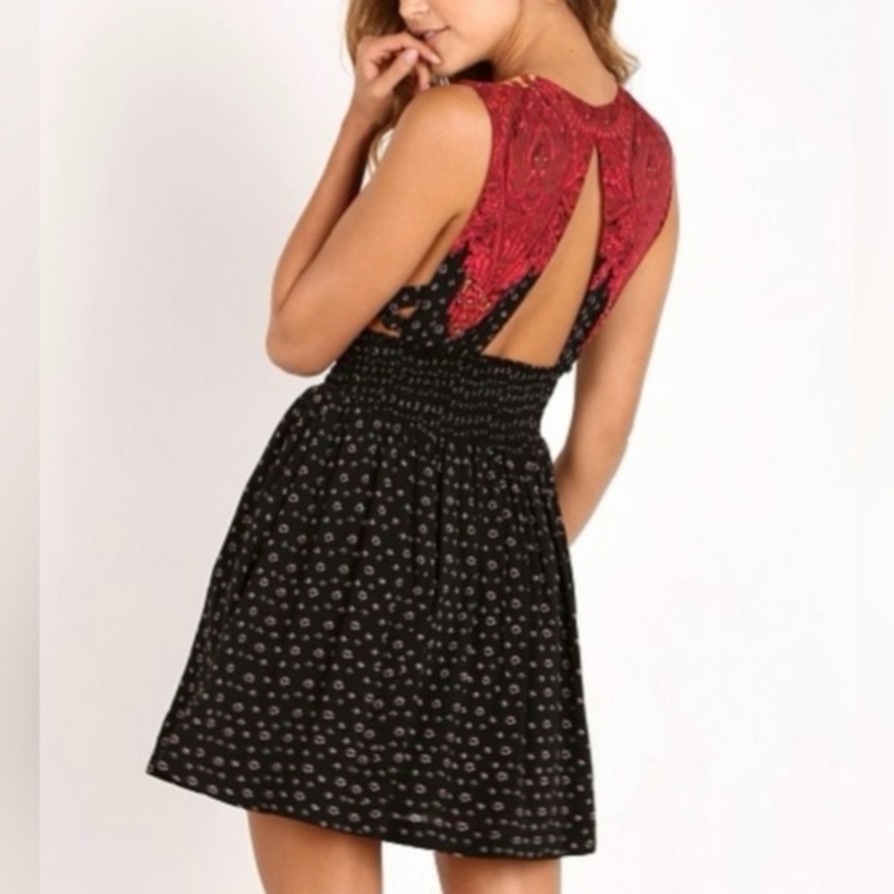 Free People Walking Through My Dreams Mini Dress Women’s Medium Black/Red Floral - Picture 3 of 12